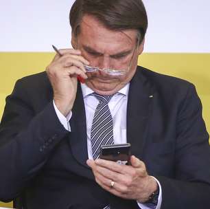 Bolsonaro apaga "por engano" o próprio canal no WhatsApp