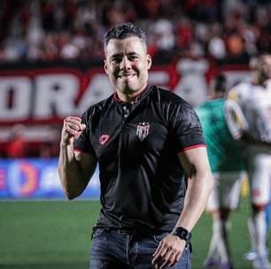 Técnico do Atlético-GO exalta Ronaldo como um dos 'grandes destaques' da Série B e reforça: "Essa equipe merece subir"