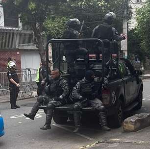 Torcida do Fluminense entra em conflito com a PM nos arredores do Maracanã