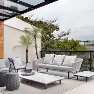 Duplex de 280 m² é minimalista, integrado e repleto de design brasileiro
