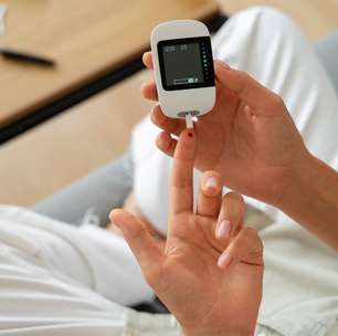 Comer muito doce dá diabetes? Mitos e verdades sobre a doença