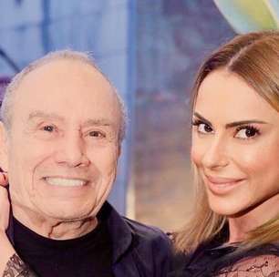 Stênio Garcia diz que fazer amor é fundamental após internação: 'Eu e minha mulher somos intensos'