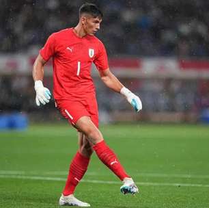 Sergio Rochet, o guardião invicto: A brilhante atuação do goleiro do Inter na vitória do Uruguai sobre a Argentina por 2×1