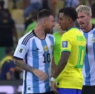 Messi provoca Rodrygo durante discussão: 'Somos campeões do mundo'