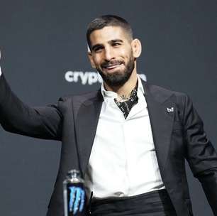 Topuria ignora Volkanovski e revela planos para primeira defesa de título contra ex-campeão