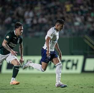 Cruzeiro marca nos acréscimos, vence o Goiás e deixa o Z4 do Brasileirão