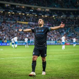 Suárez é homeageado e fala em tom de despedida em final de contrato com o Grêmio: "Deixo um momento único"
