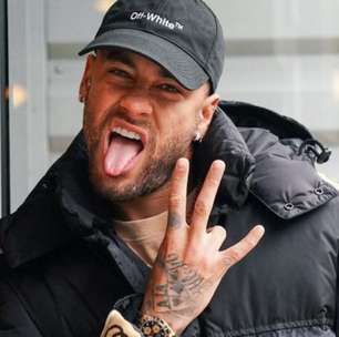 Modelo expõe conversa picante com Neymar: 'Tem nudes?'