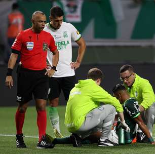 Com suspeita de fratura, Rony é encaminhado para hospital após lesão em Palmeiras x América-MG