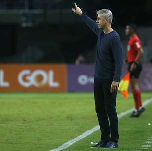 Tiago Nunes lamenta novo tropeço do Botafogo no fim: "O sentimento é de frustração"