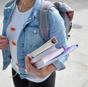 Estou devendo à faculdade, posso ser proibido de fazer as provas? E como fica a rematrícula?