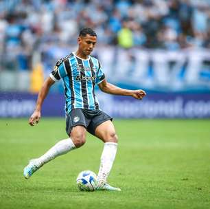 Bruno Alves, do Grêmio, celebra classificação para a Libertadores, mas sonha com vaga direta