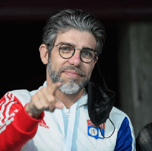 Juninho Pernambucano aceita cargo de conselheiro em empresa de Textor
