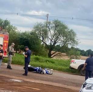 Acidente entre motocicleta e ambulância resulta em feridos na BR 285