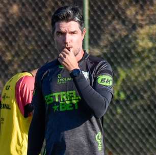 Diogo exalta vitória do América mesmo com muitos desfalques
