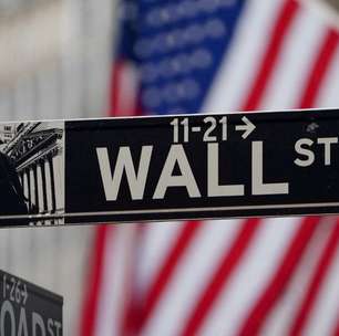 Wall Street recua com expectativa por dados e alta de rendimentos de títulos