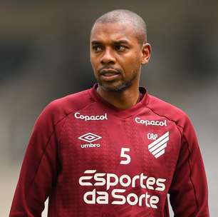 Sem Vitor Roque e com mais quatro desfalques, Athletico se prepara para a última rodada do Brasileirão