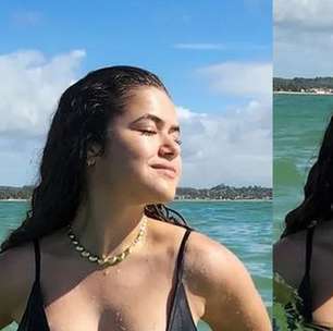 Maisa Silva faz foto de biquíni branco e empolga a web: 'Virou mulherão'