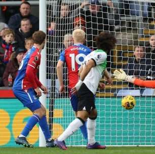 Salah faz gol histórico na virada do Liverpool sobre o Crystal