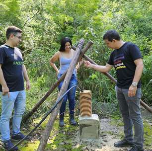 Universitários arrecadam verba e consertam poço para levar água a comunidade de 300 famílias no interior de SP