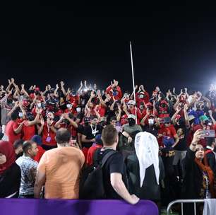 Torcida do Al Ahly 'invade' treino para apoiar na véspera de jogo decisivo com o Fluminense no Mundial