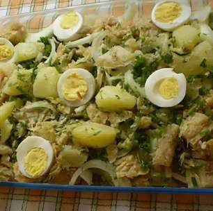 Salada de bacalhau bem temperada uma delícia para na sua ceia de natal