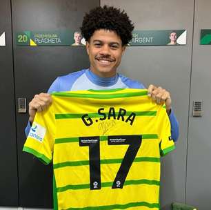 Sara doa camisa para instituição de apoio a pessoas com câncer e crê em acesso à Premier League