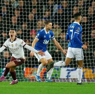 Manchester City vence Everton de virada e dorme entre os quatro primeiros no Inglês