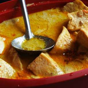 Tofu com molho de coco para uma Segunda sem Carne completa
