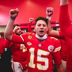 Kansas City Chiefs supera o Miami Dolphins e o frio para avançar de fase nos playoffs