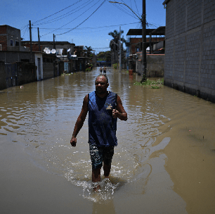 RJ: 'Favelas são 15 vezes mais atingidas pelas chuvas', diz ministra Anielle Franco