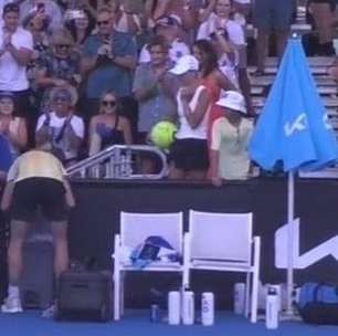 Draper vence batalha, passa mal e vomita em quadra no Australian Open