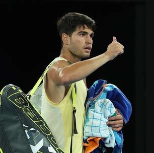 Alcaraz triste após derrota no Australian Open: 'Não sei o que aconteceu'