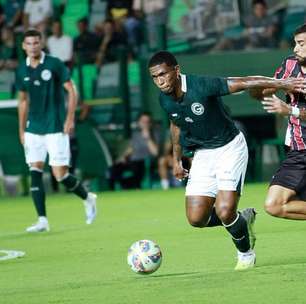 Goiás vence Anápolis com gol no segundo tempo e assume liderança do Goianão
