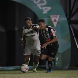 Hulk é decisivo e Atlético-MG vence o Athletic pelo Mineiro