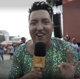 Di Campagnolli vai para o meio do povo na folia de Salvador