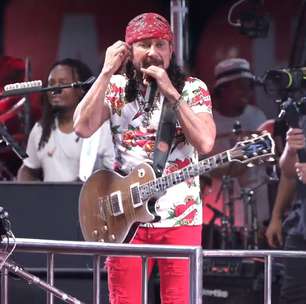 Bell Marques levanta os foliões cantando 'Voa Voa' no Carnaval de Salvador