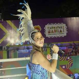 Salvador: Luana Monalisa aposta em show de neon e mensagens de autoajuda
