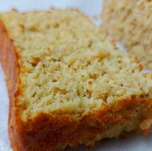 Esse pão de banana sem trigo é fofinho