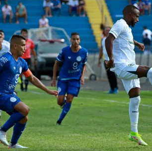 Goiás vence o Goiatuba fora de casa e garante primeiro lugar do Goiano