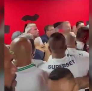 Jogadores do São Paulo são contidos pela PM após Choque-Rei