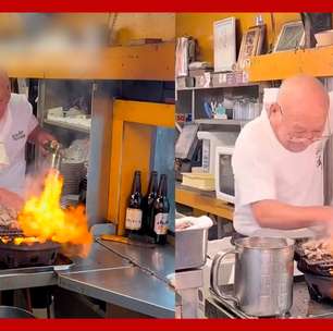 Chef impressiona turistas ao colocar a mão no fogo para preparar pratos no Japão