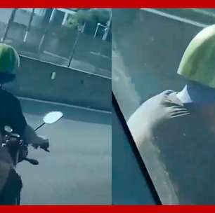Motociclista é flagrado usando melancia como capacete no RJ