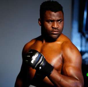 Dirigente da PFL dá data para possível estreia de Ngannou na organização