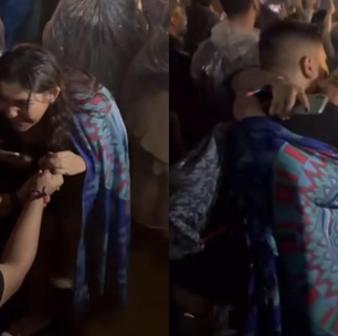 Fã de Blink-182 é pedida em casamento durante show no Lollapalooza; veja vídeo