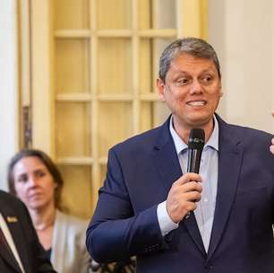 Tarcísio minimiza pernoite de Bolsonaro na Embaixada da Hungria: 'nada de mais'