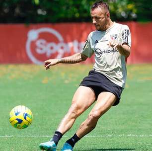 Rafinha vai completar 100 jogos com a camisa do São Paulo, na Libertadores