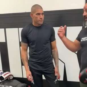 Pronto para tudo! Alex Poatan divulga vídeo de treino intenso de luta agarrada às vésperas do UFC 300