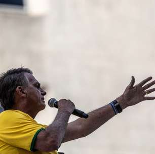 Moraes dá 48h para Bolsonaro explicar estadia na embaixada da Hungria