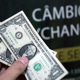 Dólar emenda 5º alta consecutiva e fecha a R$ 5,26; Bolsa cai